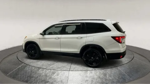 More photos of 2022 Honda Pilot Black Edition at Autos Direct Fredericksburg, VA