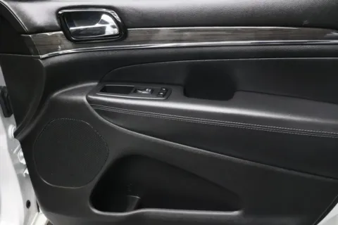 Another view of 2020 Jeep Grand Cherokee Overland for sale in Fredericksburg, VA at Autos Direct Fredericksburg