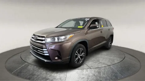 Another view of 2019 Toyota Highlander for sale in Fredericksburg, VA at Autos Direct Fredericksburg