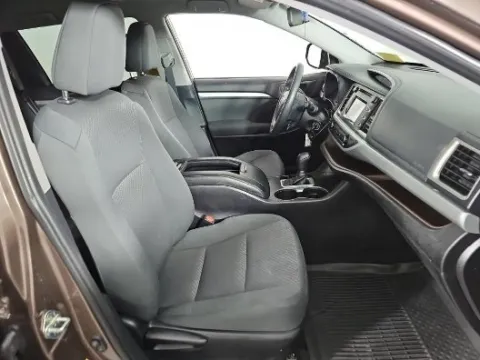 More photos of 2019 Toyota Highlander at Autos Direct Fredericksburg, VA