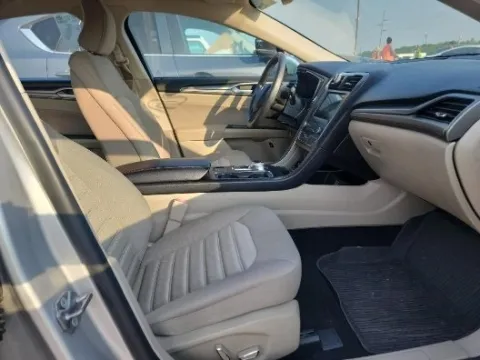 More photos of 2019 Ford Fusion Hybrid SE at Autos Direct Fredericksburg, VA