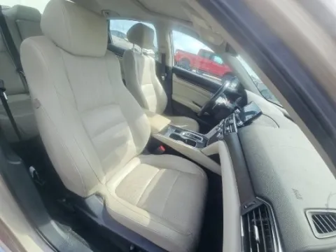 More photos of 2018 Honda Accord EX-L 2.0T at Autos Direct Fredericksburg, VA