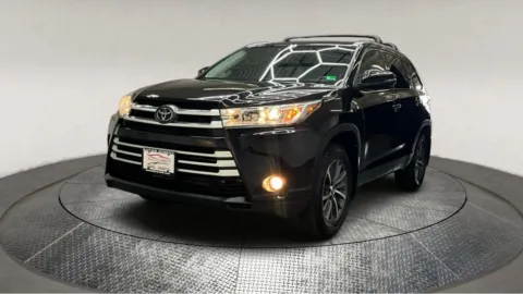 Another view of 2018 Toyota Highlander for sale in Fredericksburg, VA at Autos Direct Fredericksburg