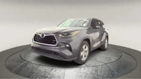Another view of 2021 Toyota Highlander LE for sale in Fredericksburg, VA at Autos Direct Fredericksburg
