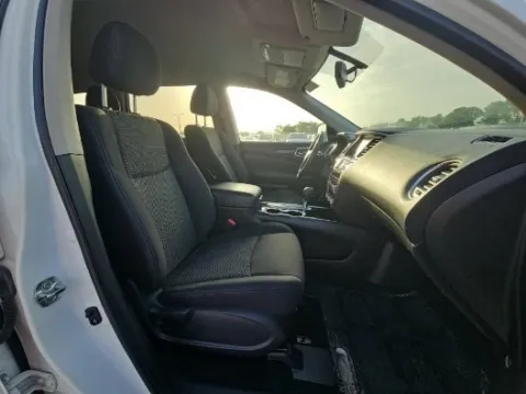 More photos of 2019 Nissan Pathfinder SV at Autos Direct Fredericksburg, VA