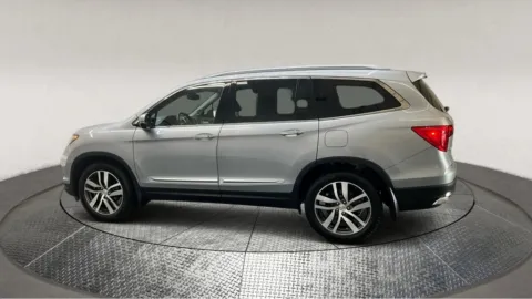 More photos of 2018 Honda Pilot Touring at Autos Direct Fredericksburg, VA