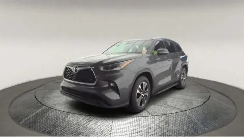 Another view of 2021 Toyota Highlander XLE for sale in Fredericksburg, VA at Autos Direct Fredericksburg