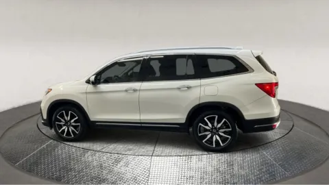 More photos of 2019 Honda Pilot Touring at Autos Direct Fredericksburg, VA