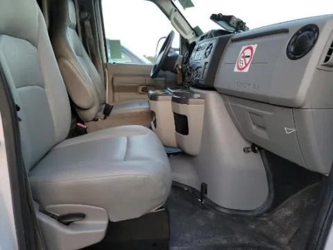 More photos of 2019 Ford E-350SD at Autos Direct Fredericksburg, VA