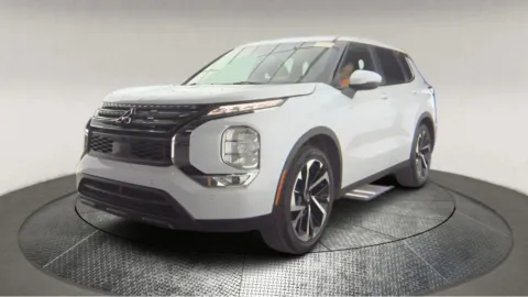 Another view of 2022 Mitsubishi Outlander for sale in Fredericksburg, VA at Autos Direct Fredericksburg