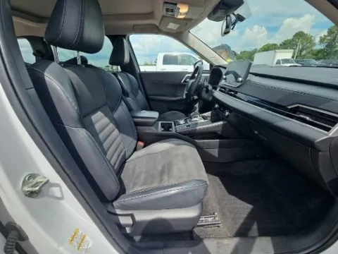 More photos of 2022 Mitsubishi Outlander at Autos Direct Fredericksburg, VA