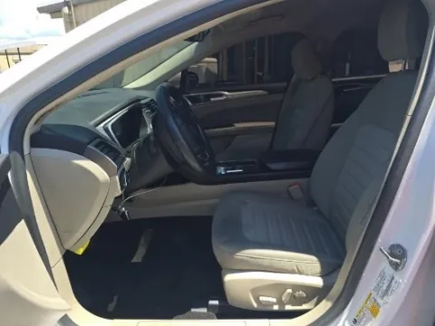 More photos of 2020 Ford Fusion SE at Autos Direct Fredericksburg, VA