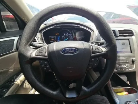 More photos of 2020 Ford Fusion SE at Autos Direct Fredericksburg, VA