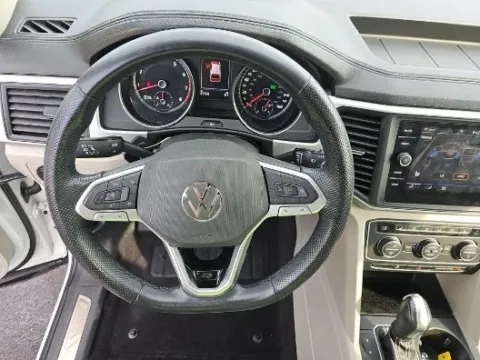 More photos of 2021 Volkswagen Atlas 3.6L V6 SE w/Technology R-Line at Autos Direct Fredericksburg, VA