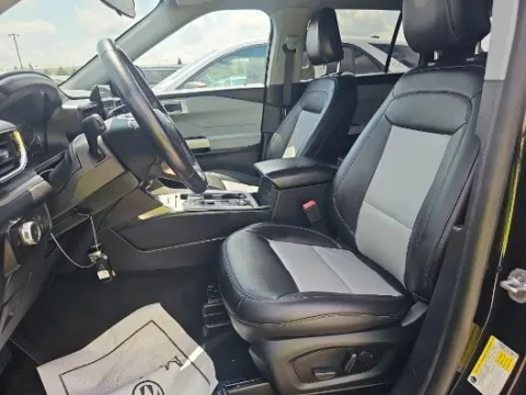 More photos of 2022 Ford Explorer XLT at Autos Direct Fredericksburg, VA
