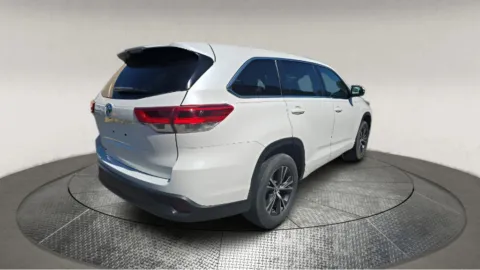 Photos of 2017 Toyota Highlander LE for sale in Fredericksburg, VA at Autos Direct Fredericksburg