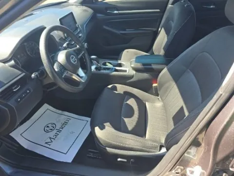 More photos of 2022 Nissan Altima 2.5 SV at Autos Direct Fredericksburg, VA