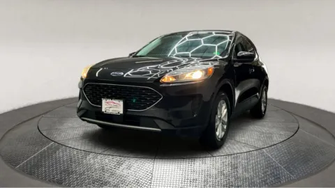 Another view of 2021 Ford Escape Hybrid SE for sale in Fredericksburg, VA at Autos Direct Fredericksburg