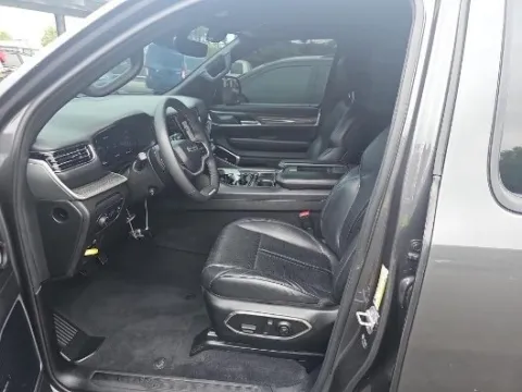 More photos of 2022 Jeep Wagoneer Series II at Autos Direct Fredericksburg, VA