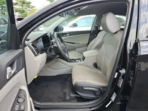 More photos of 2021 Hyundai Tucson SE at Autos Direct Fredericksburg, VA
