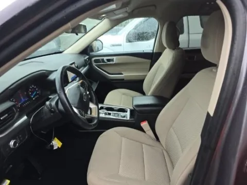 More photos of 2022 Ford Explorer XLT at Autos Direct Fredericksburg, VA