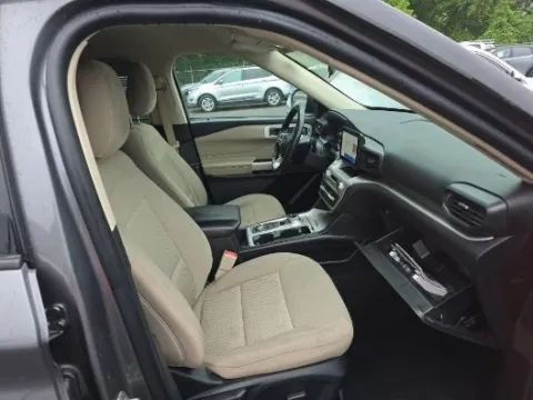 More photos of 2022 Ford Explorer XLT at Autos Direct Fredericksburg, VA