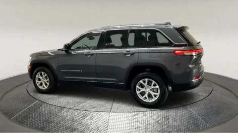 More photos of 2023 Jeep Grand Cherokee Limited at Autos Direct Fredericksburg, VA