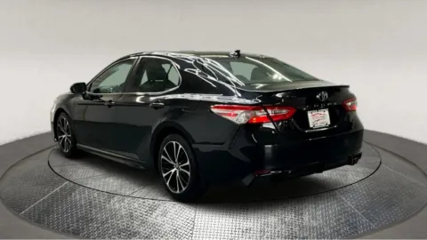 More photos of 2020 Toyota Camry SE at Autos Direct Fredericksburg, VA