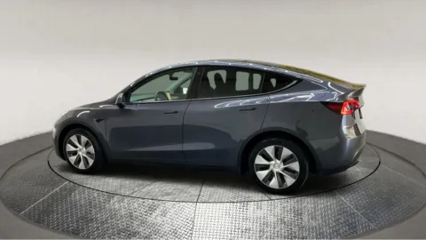 More photos of 2022 Tesla Model Y Long Range at Autos Direct Fredericksburg, VA