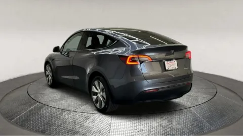 More photos of 2022 Tesla Model Y Long Range at Autos Direct Fredericksburg, VA