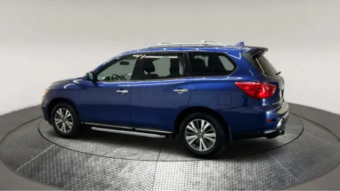 More photos of 2019 Nissan Pathfinder SV at Autos Direct Fredericksburg, VA