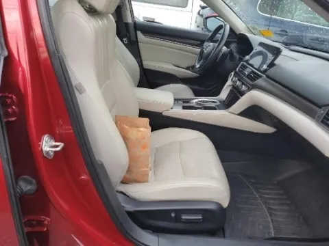 More photos of 2018 Honda Accord Touring 2.0T at Autos Direct Fredericksburg, VA
