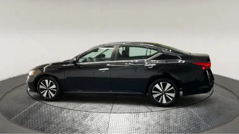 More photos of 2021 Nissan Altima 2.5 SV at Autos Direct Fredericksburg, VA