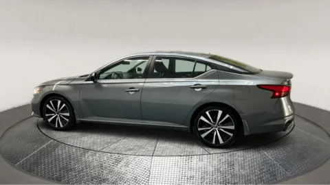 More photos of 2022 Nissan Altima 2.5 SR at Autos Direct Fredericksburg, VA