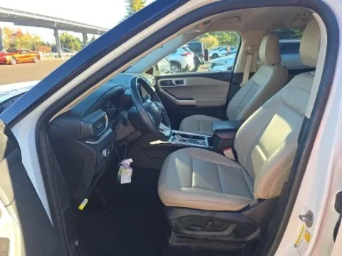 More photos of 2022 Ford Explorer XLT at Autos Direct Fredericksburg, VA