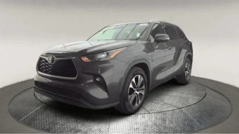 Another view of 2022 Toyota Highlander XLE for sale in Fredericksburg, VA at Autos Direct Fredericksburg
