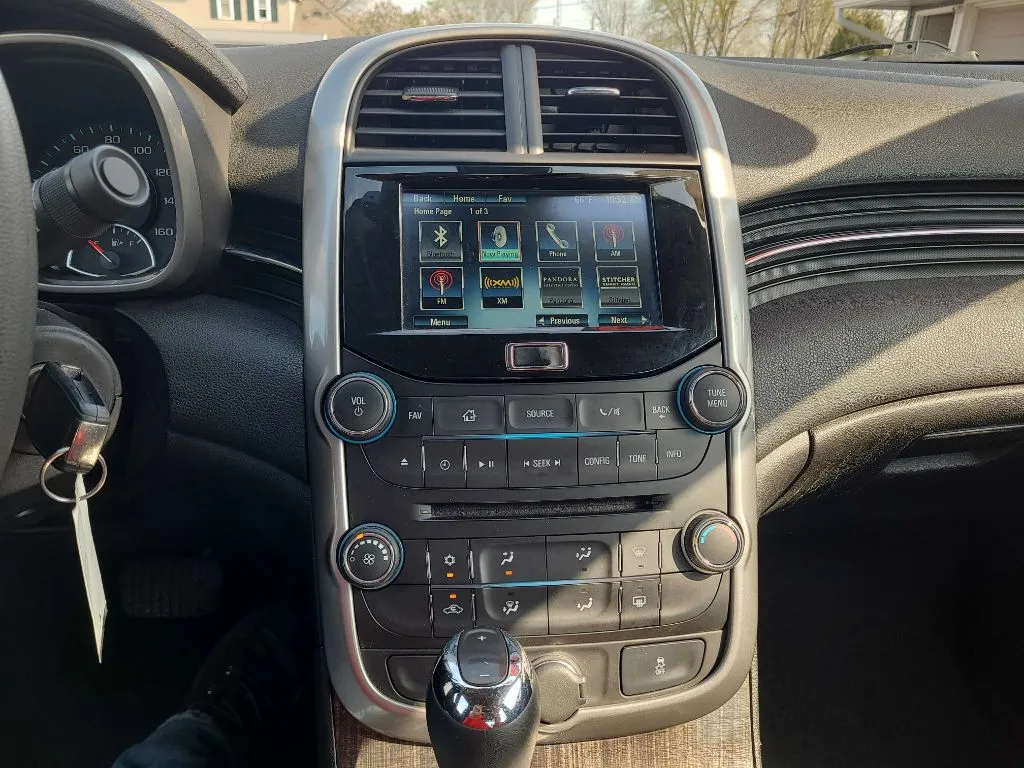 2015 Chevrolet Malibu 1LT - Photo 22