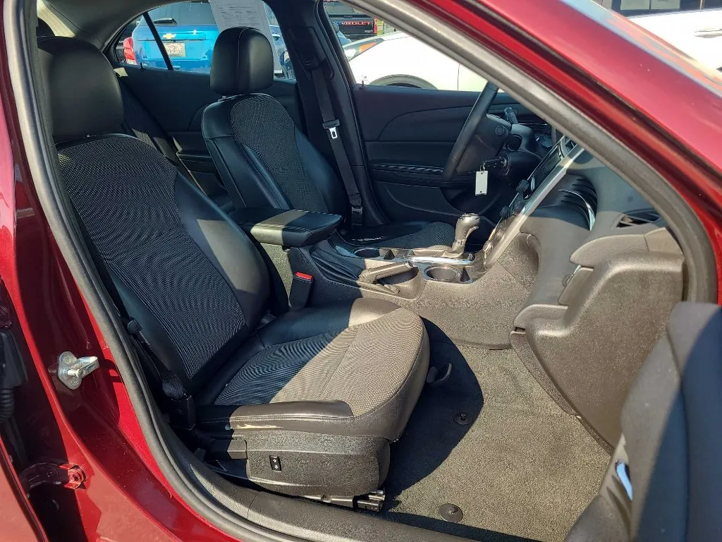 2015 Chevrolet Malibu 1LT - Photo 11