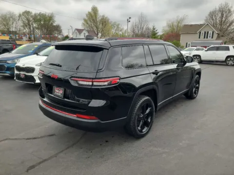 More photos of 2022 JEEP GRAND CHEROKEE L LIMITED at Fast Lane Autos, IN