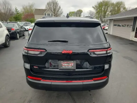 More photos of 2022 JEEP GRAND CHEROKEE L LIMITED at Fast Lane Autos, IN