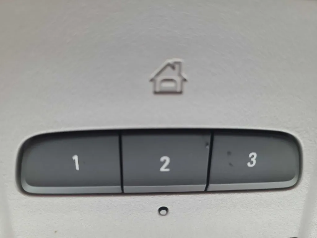 2023 GMC Terrain SLT - Photo 28