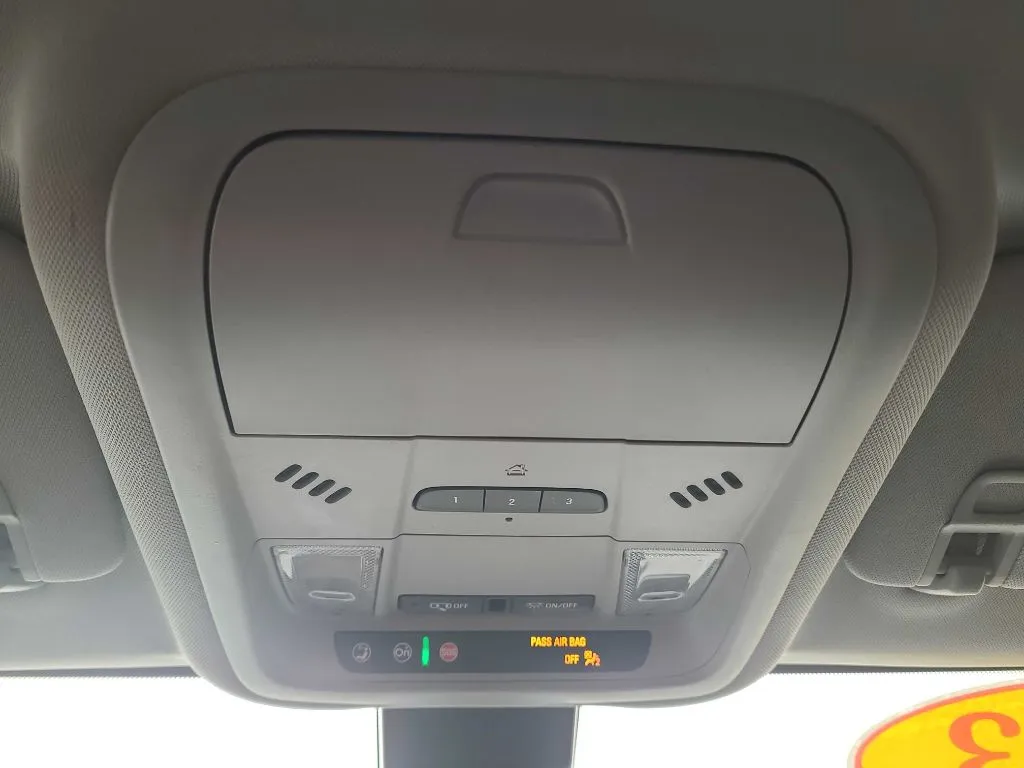 2023 GMC Terrain SLT - Photo 29