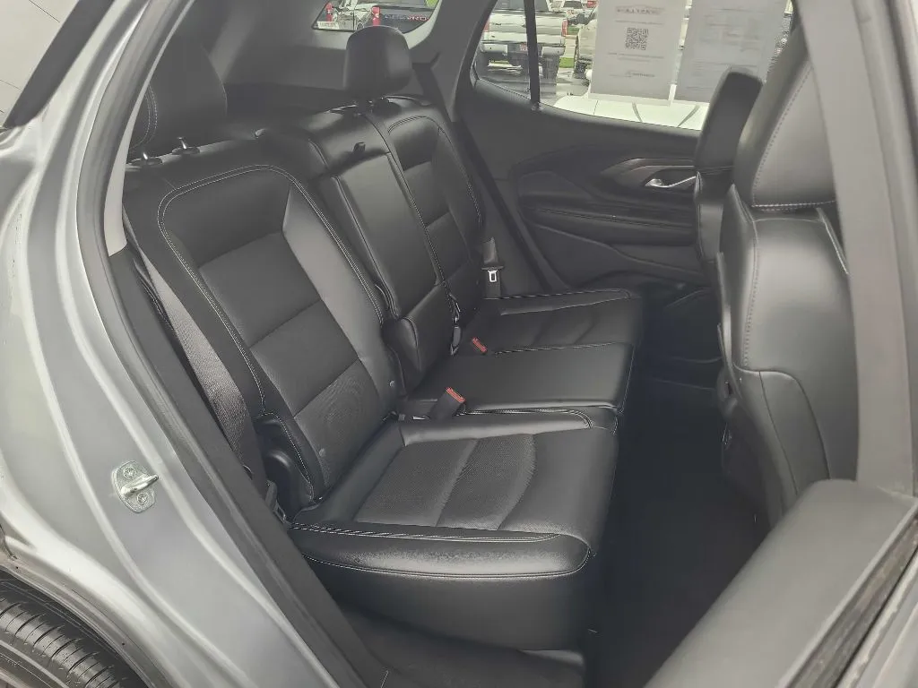 2023 GMC Terrain SLT - Photo 13