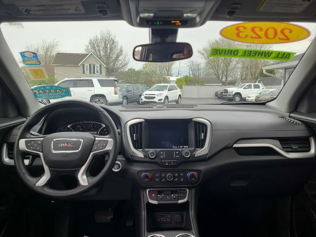 2023 GMC Terrain SLT - Photo 17