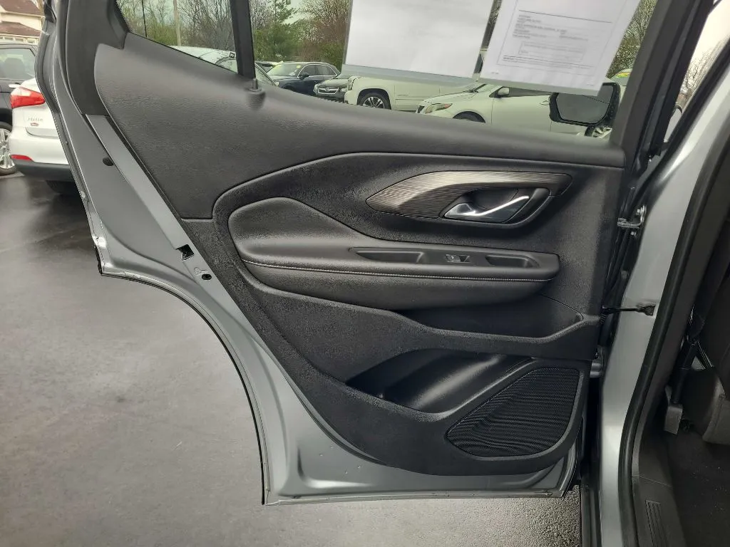 2023 GMC Terrain SLT - Photo 34