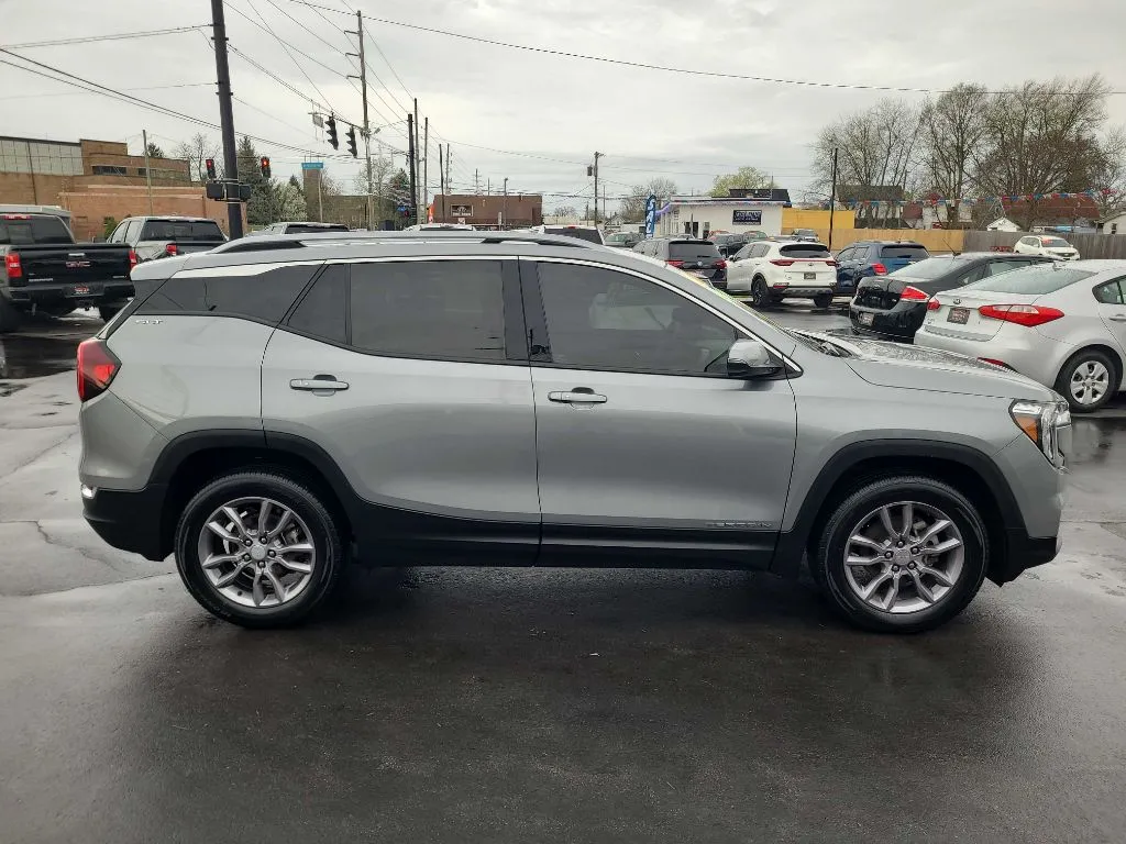 2023 GMC Terrain SLT - Photo 6