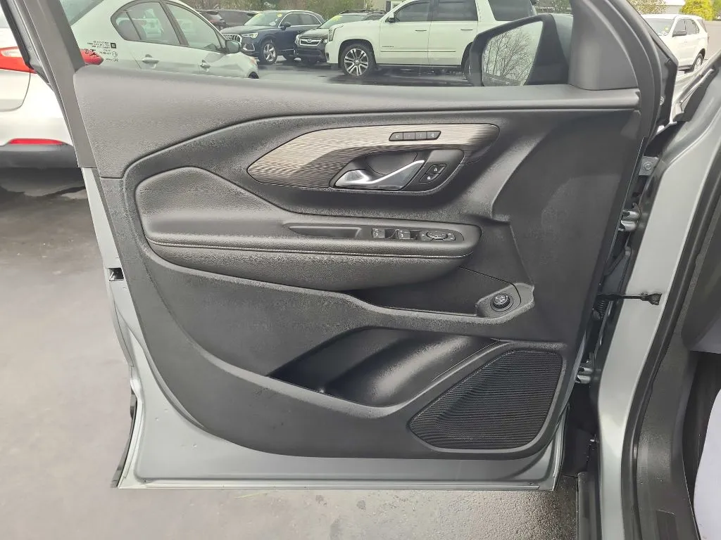 2023 GMC Terrain SLT - Photo 33