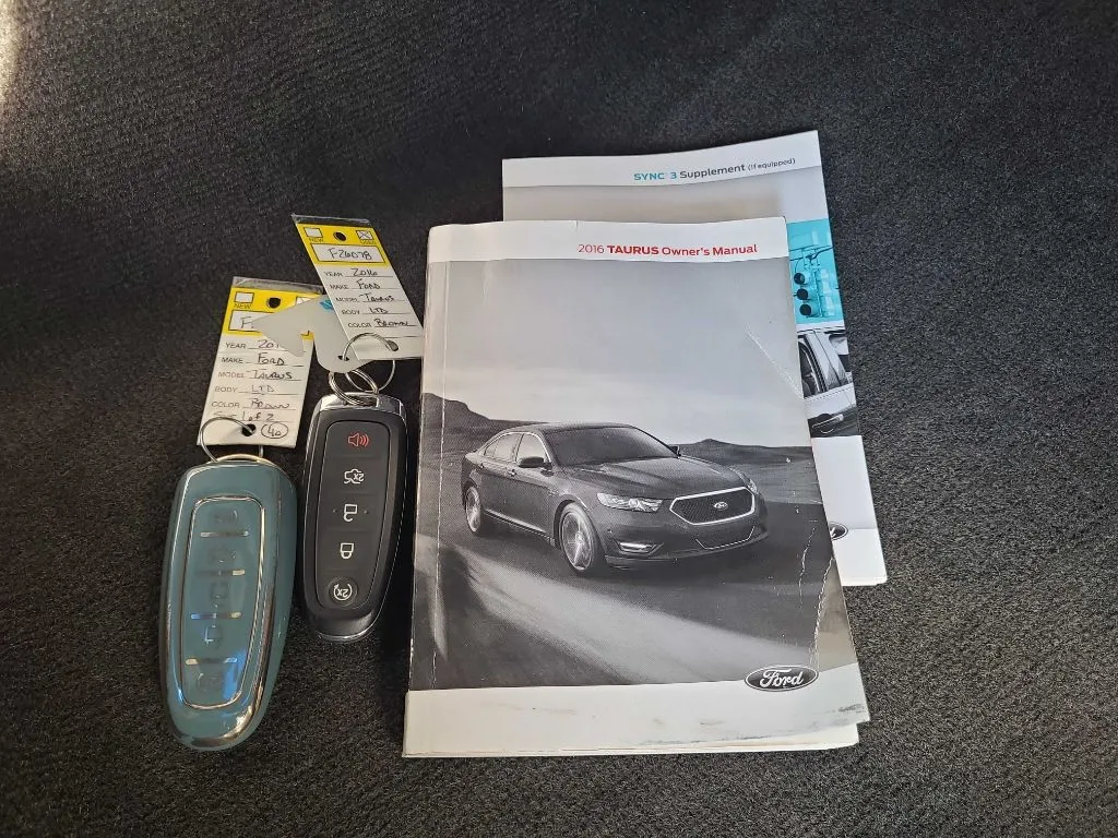2016 Ford Taurus Limited - Photo 36
