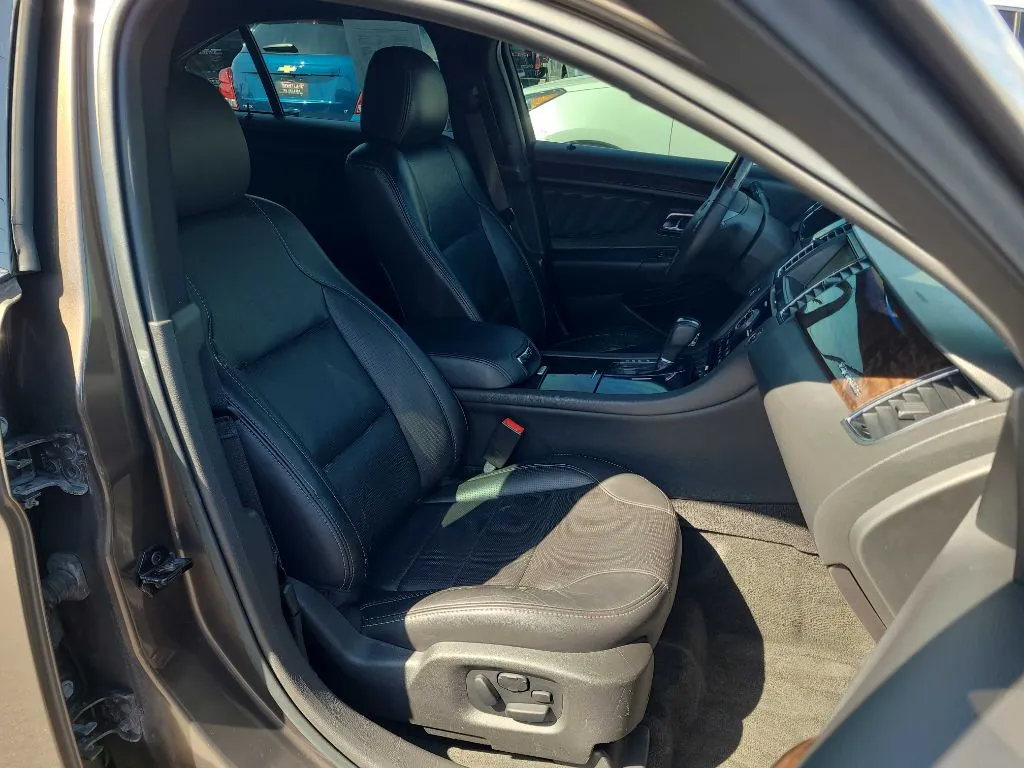 2016 Ford Taurus Limited - Photo 10