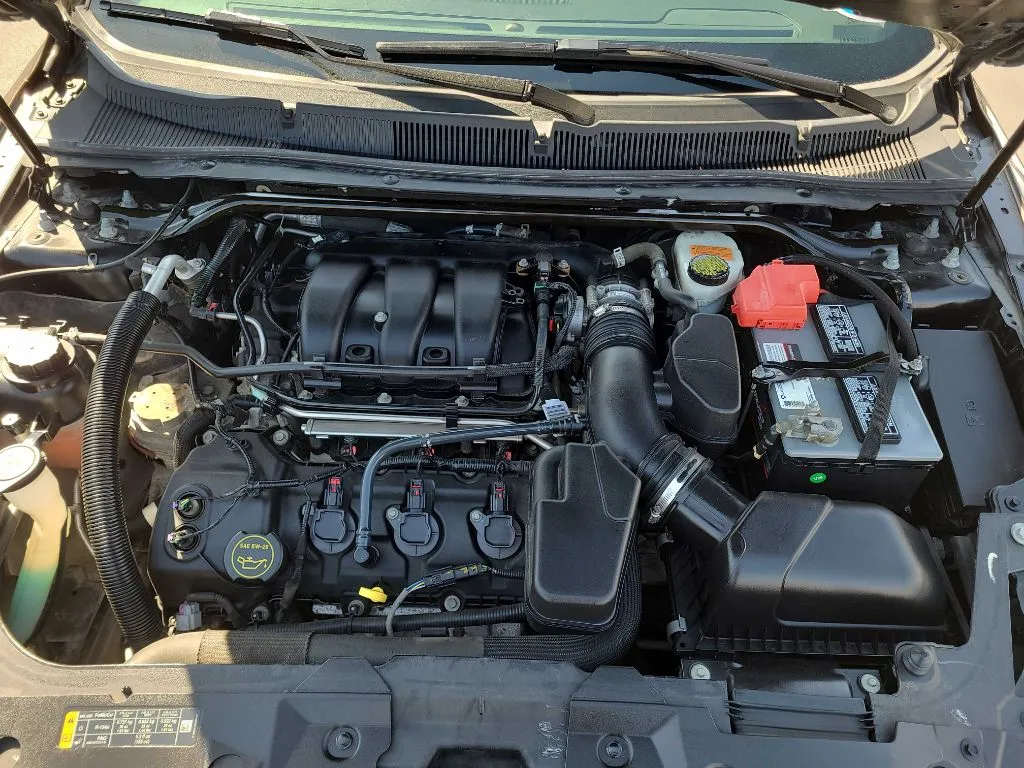 2016 Ford Taurus Limited - Photo 35